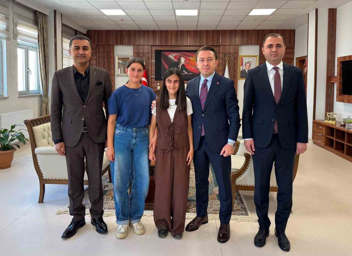 Görme Engelli Kayser Taş'a Kaymakamdan Tebrik