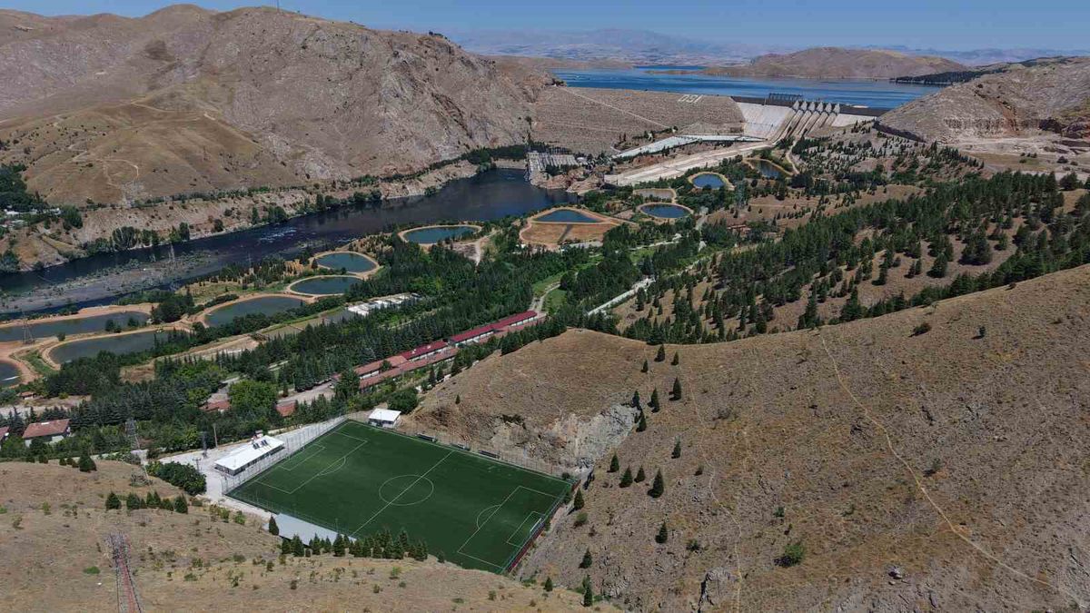 Keban'daki Mehmetçik Stadyumu Havadan Görüntülendi