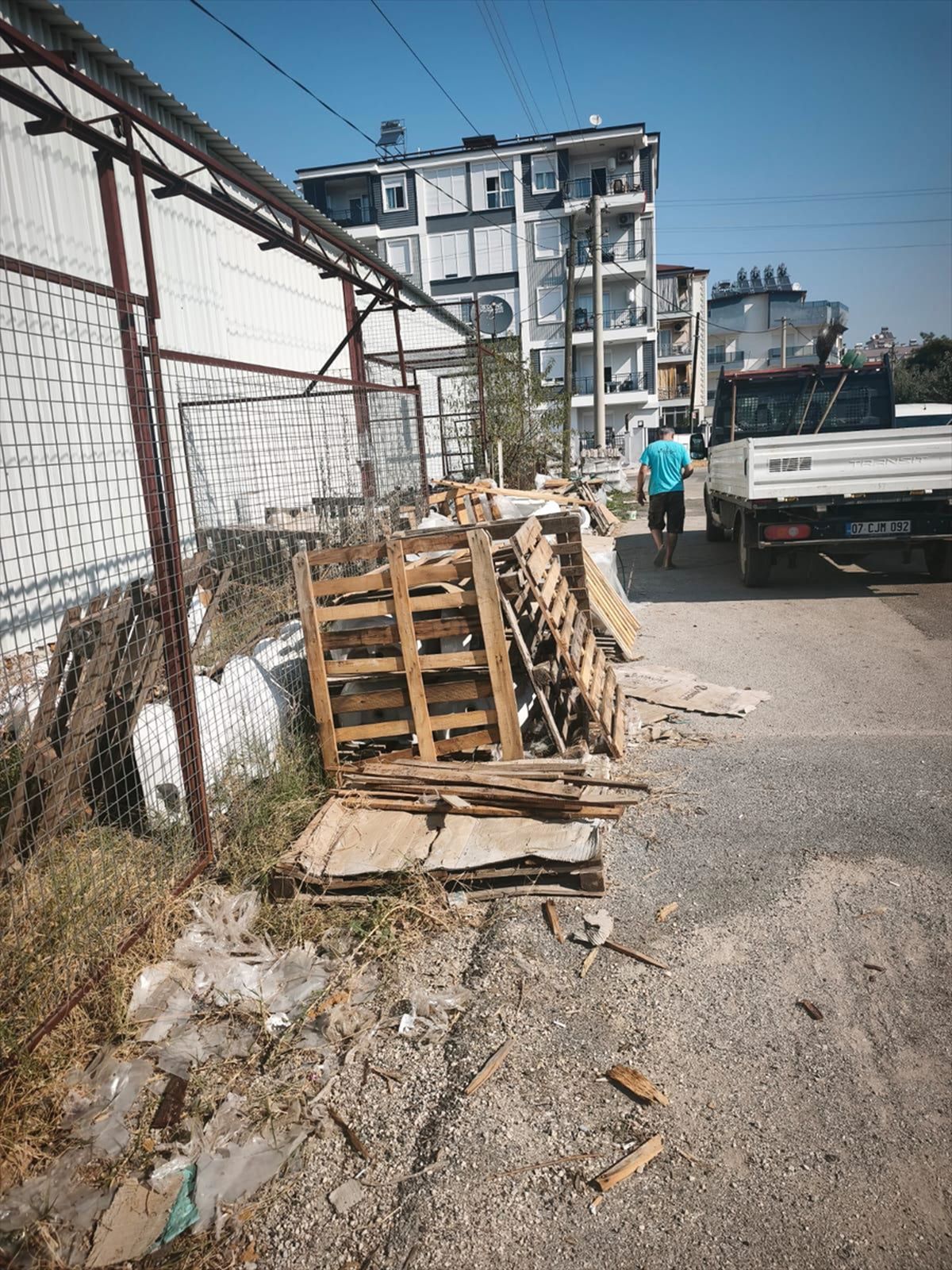 Kepez'de Çevre Denetimi: 30 Kamyon Atık Kaldırıldı