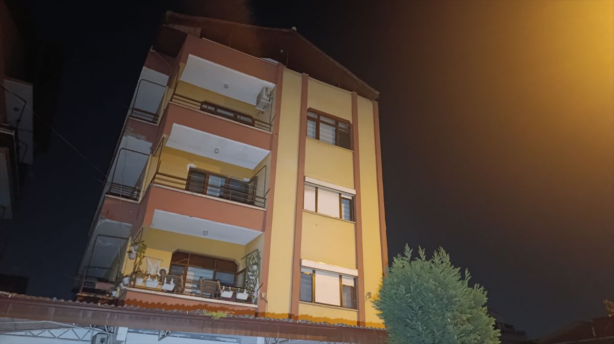 İzmit'te ses gelen bina tedbiren boşaltıldı