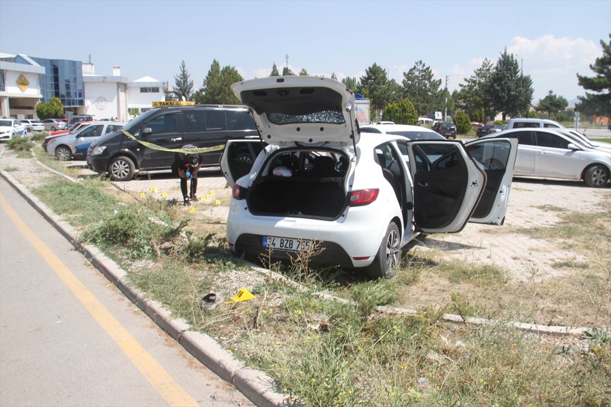 Beyşehir'de husumet kavgası: Araçla üzerine sürdü, silahla ateş açtı