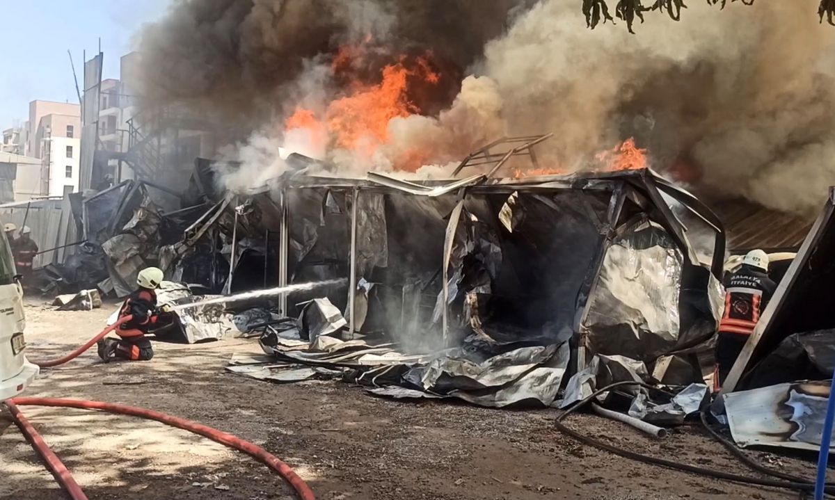 Malatya'da İşçi Konteynerlerinde Yangın