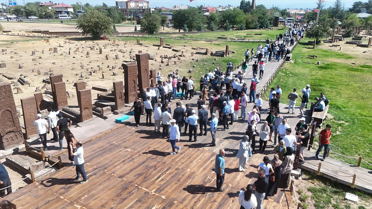 Selçuklu Meydan Mezarlığı'na Yoğun Ziyaret