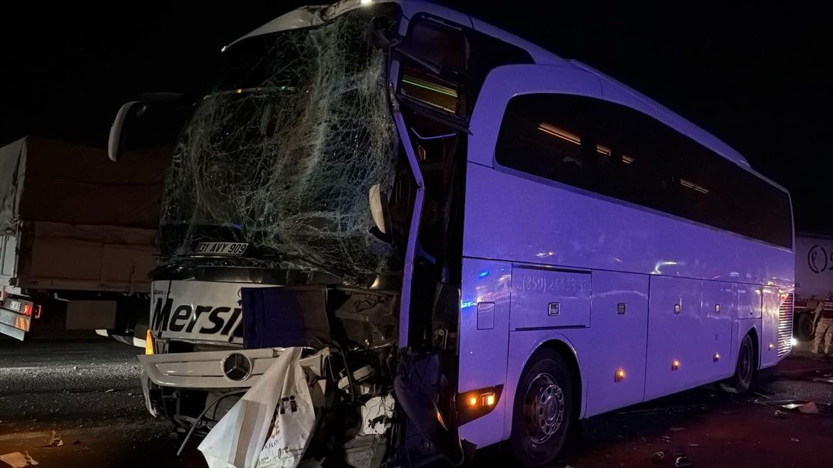 Siverek'te otobüs kazası: 13 yaralı