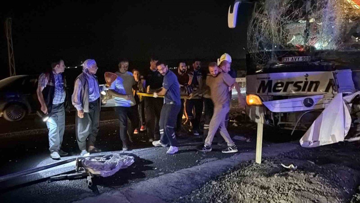 Ahlat Dönüşü Otobüs Kazası: 13 Yaralı