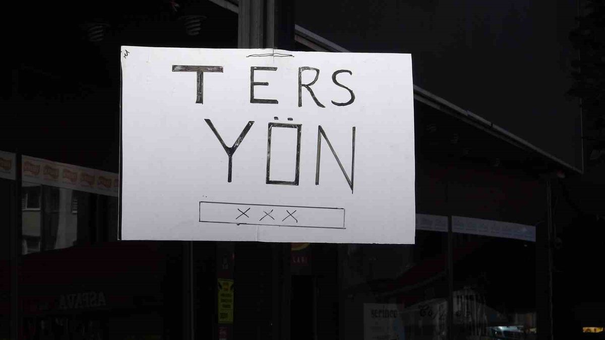 Erzurum'da Esnaftan Ters Yön Tabelası Çözümü