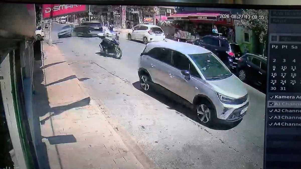 Ümraniye'de cipin çarptığı otomobil sürücüsü yaralandı; çocuğu motokurye bir an olsun bırakmadı