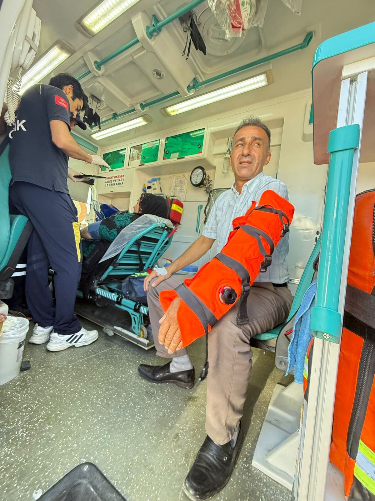 Yüksekova'da Kafa Kafaya Çarpışma: 10 Yaralı