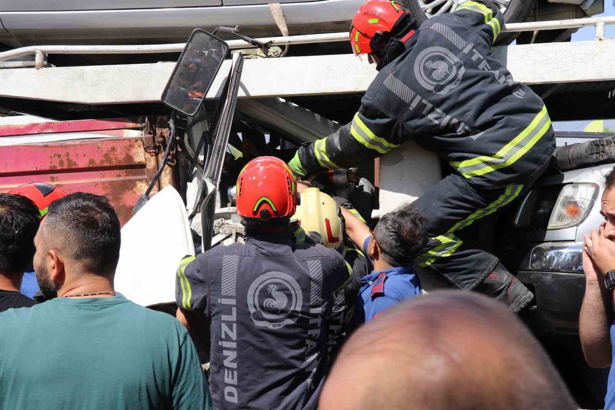 Denizli'de Zincirleme Trafik Kazası: 2 Yaralı