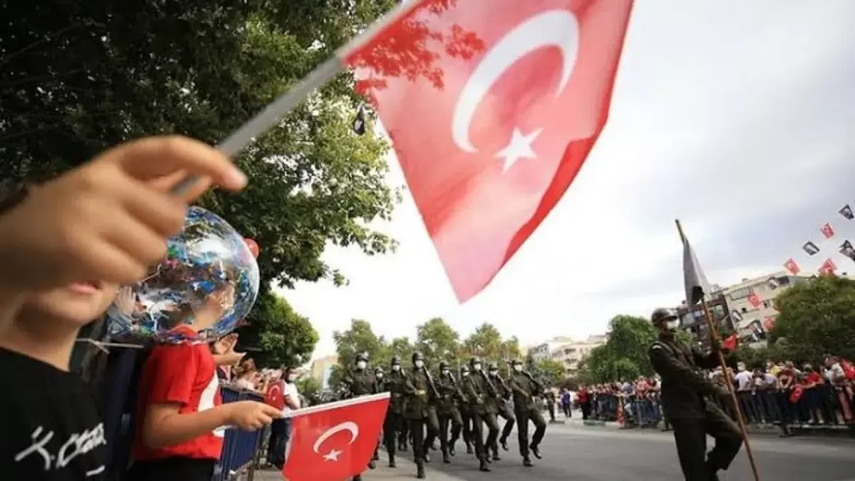 30 Ağustos 2026'da Pazar Gününe Denk Geliyor: Pazartesi İçin Ek İzin Yok
