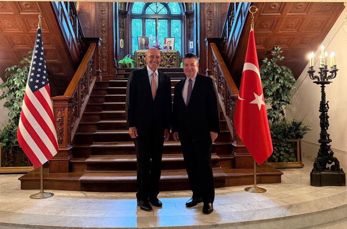 ABD'nin Ankara Büyükelçisi Barrack ile Türkiye'nin Washington Büyükelçisi Önal verimli görüşme gerçekleştirdi