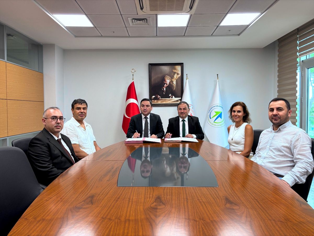Gazetecilere yapay zeka destekli turizm haberciliği eğitimi