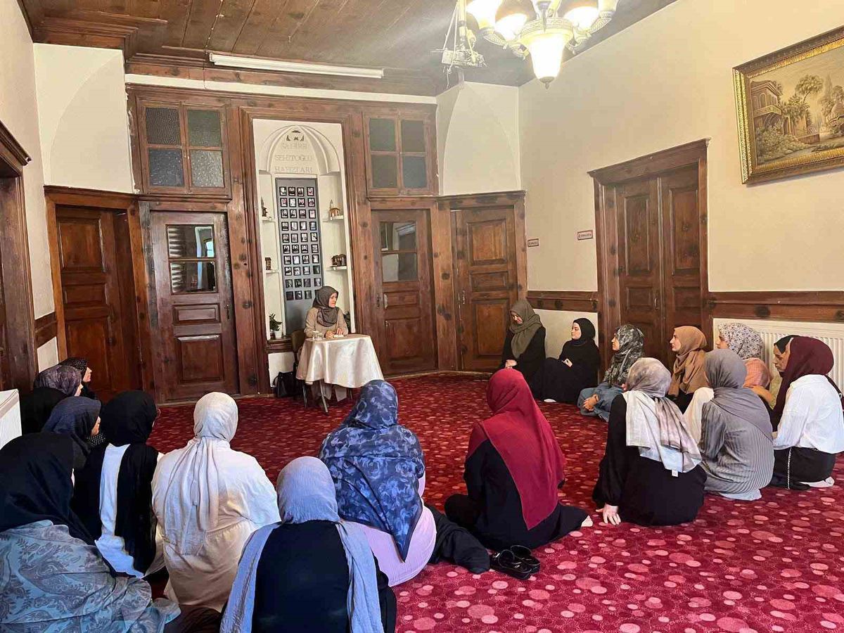 Mevlid-i Nebi Haftası'nda Güzel Ahlak Konferansı