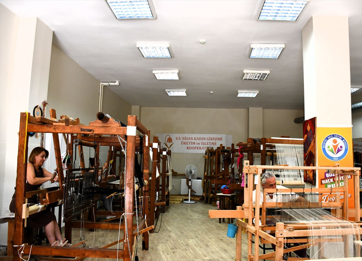Kayı Bezi Dokuma Atölyesi ile kadınlar hem üretiyor hem kazanıyor