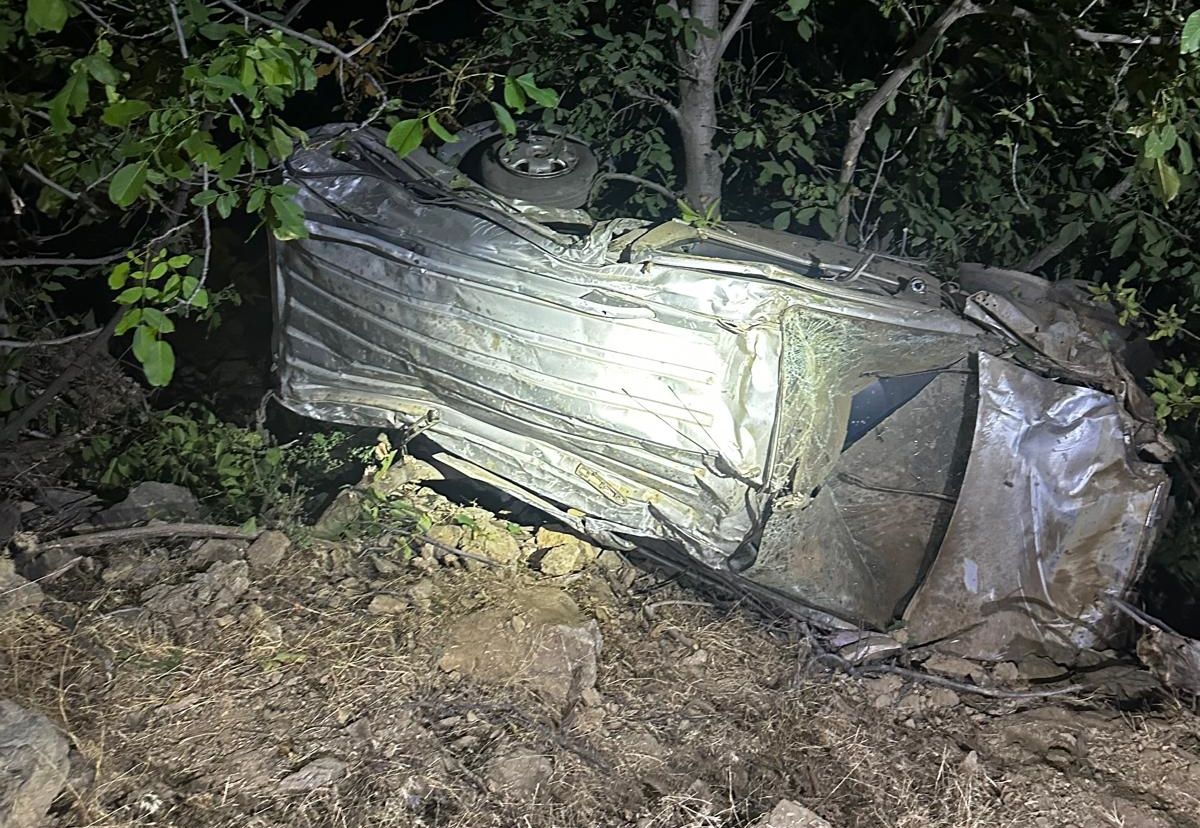 Bingöl'de uçuruma yuvarlanan araçta 4 ölü, 5 yaralı