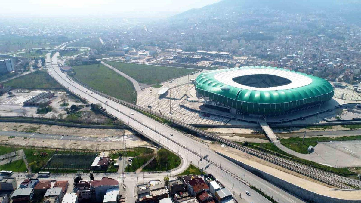 Bursa'da Zafer Bayramı Yürüyüşü Nedeniyle Yol Kapatması