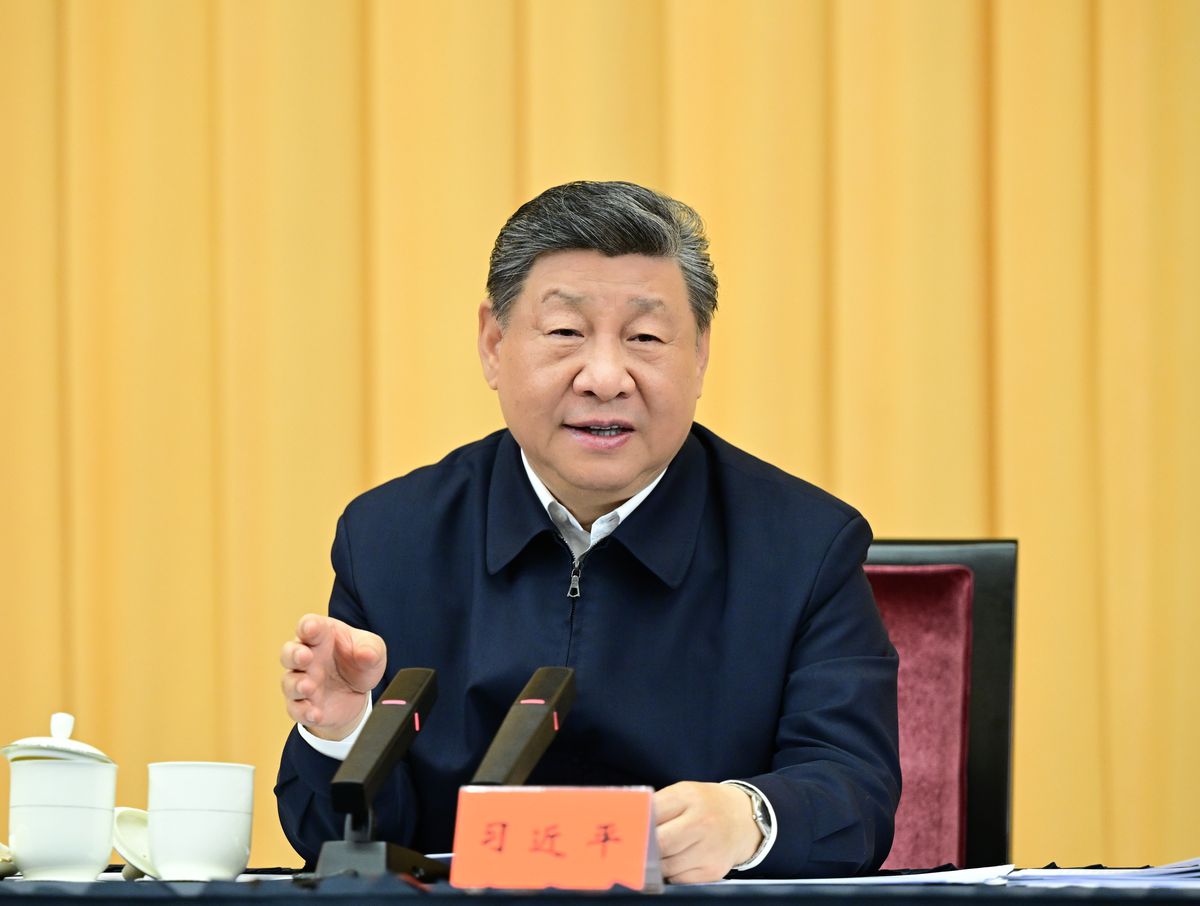 Xi Jinping Heyelan Kurtarma Çalışmalarını Yönetmek İçin Parti Liderliği Toplantısına Başkanlık Etti