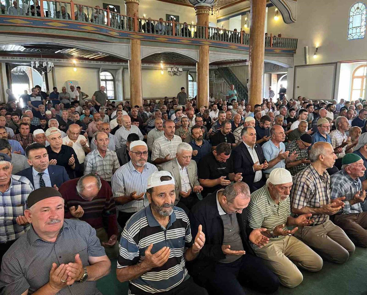 Çorum'da Zafer Bayramı'nda şehitler için hatim duası