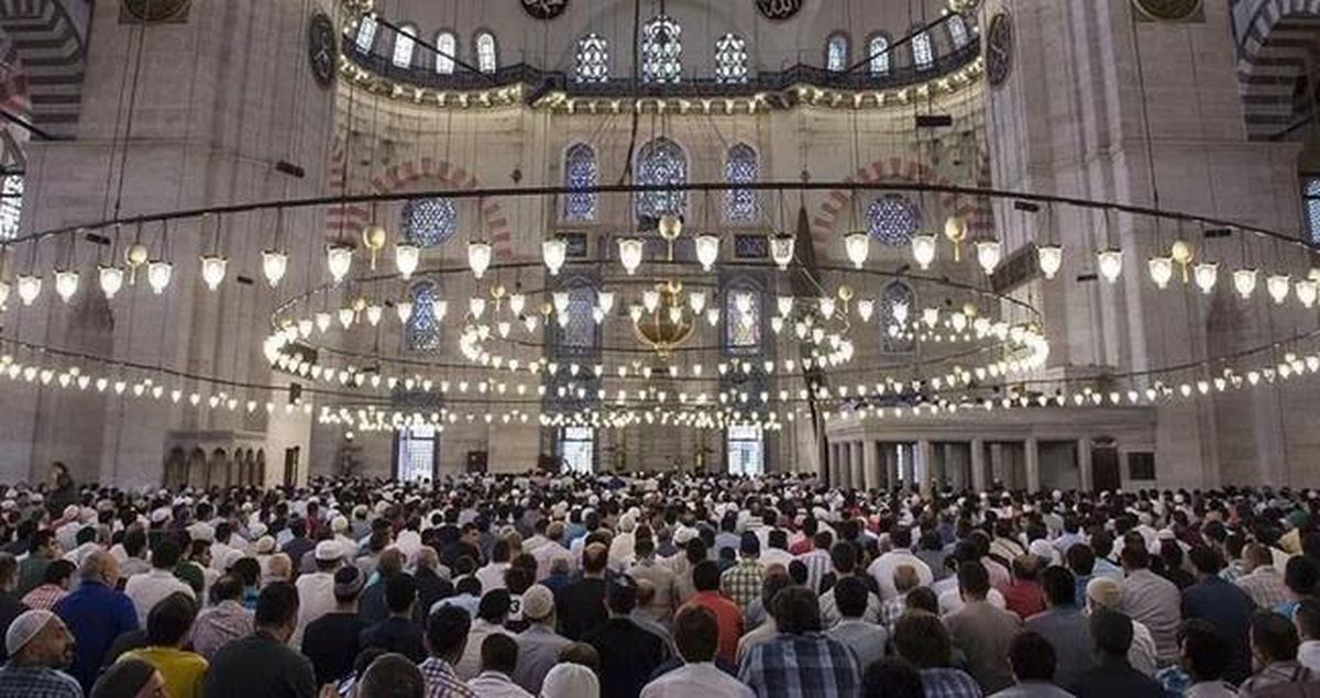 Cuma namazı nasıl kılınır, hangi dualar okunur? Cuma namazı kaç rekât?
