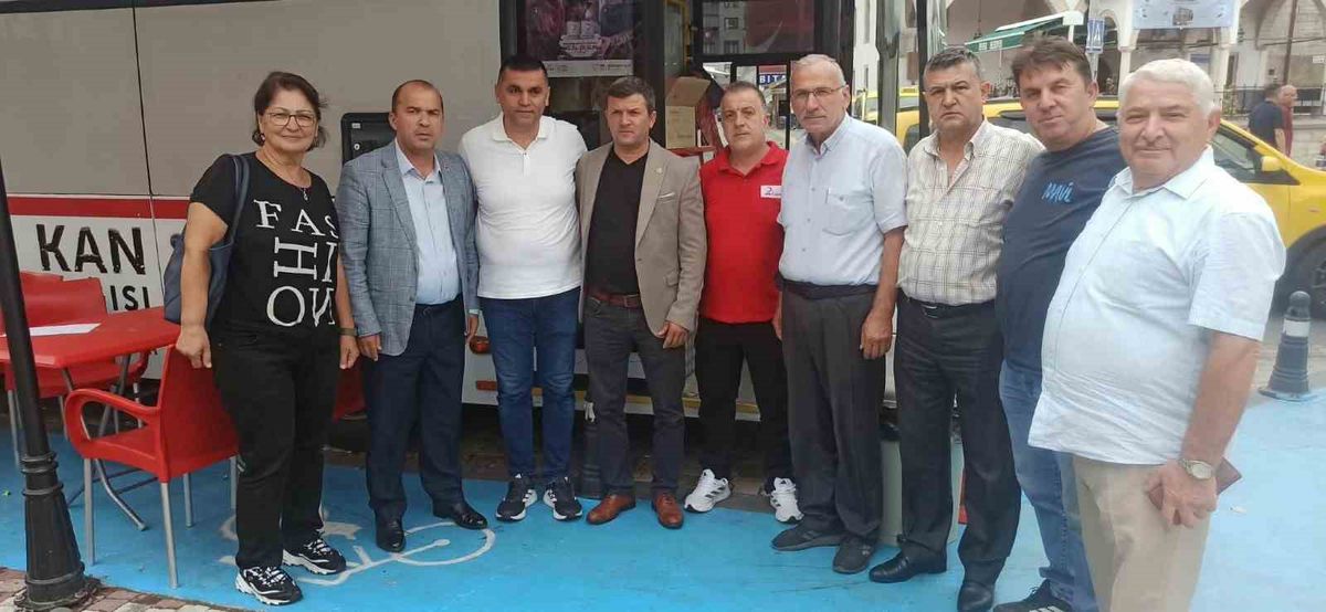 Devrekli Muhtarlardan Kızılay'a Anlamlı Destek