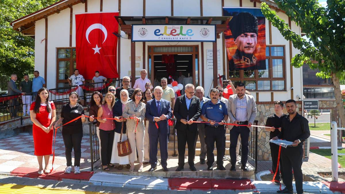 Uşak'ta Engelli Bireyler İçin El Ele Kafe Hizmete Açıldı