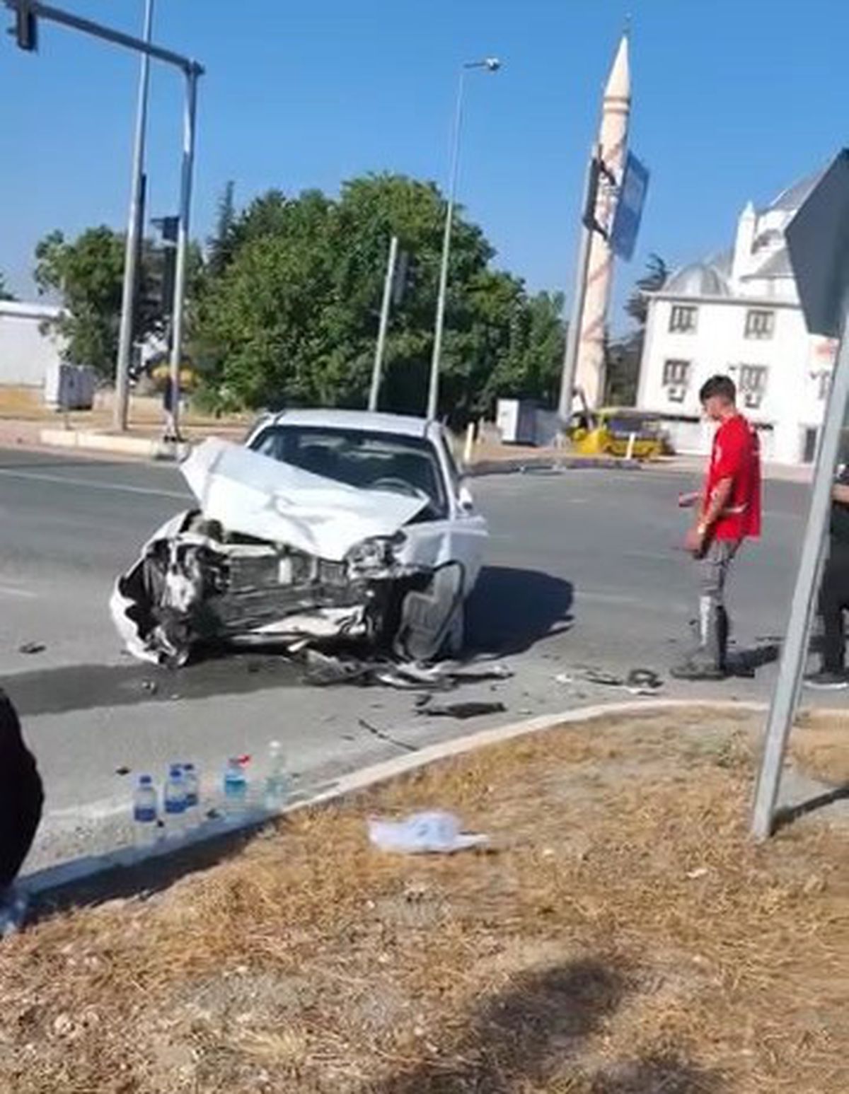 Elazığ'da Otomobil-Transit Çarpışması: 2 Yaralı
