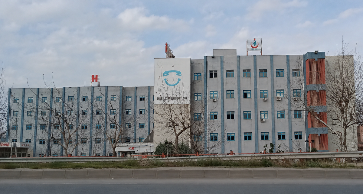 Yalova'da 100 Yataklı Hastane İddiasına Yalanlama: Eski Hastane Alanına Diş Sağlığı Merkezi ve Semt Polikl...
