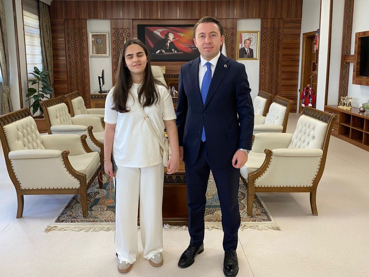 Yüksekova’da Gurur Günü: Görme Engelli Beyza, İTÜ Konservatuvarı’nı Kazandı