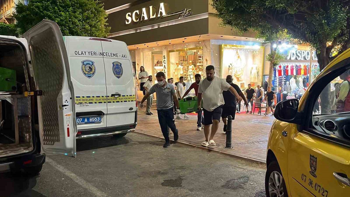 Alanya'da İsveçli Kadın Turist Odasında Ölü Bulundu