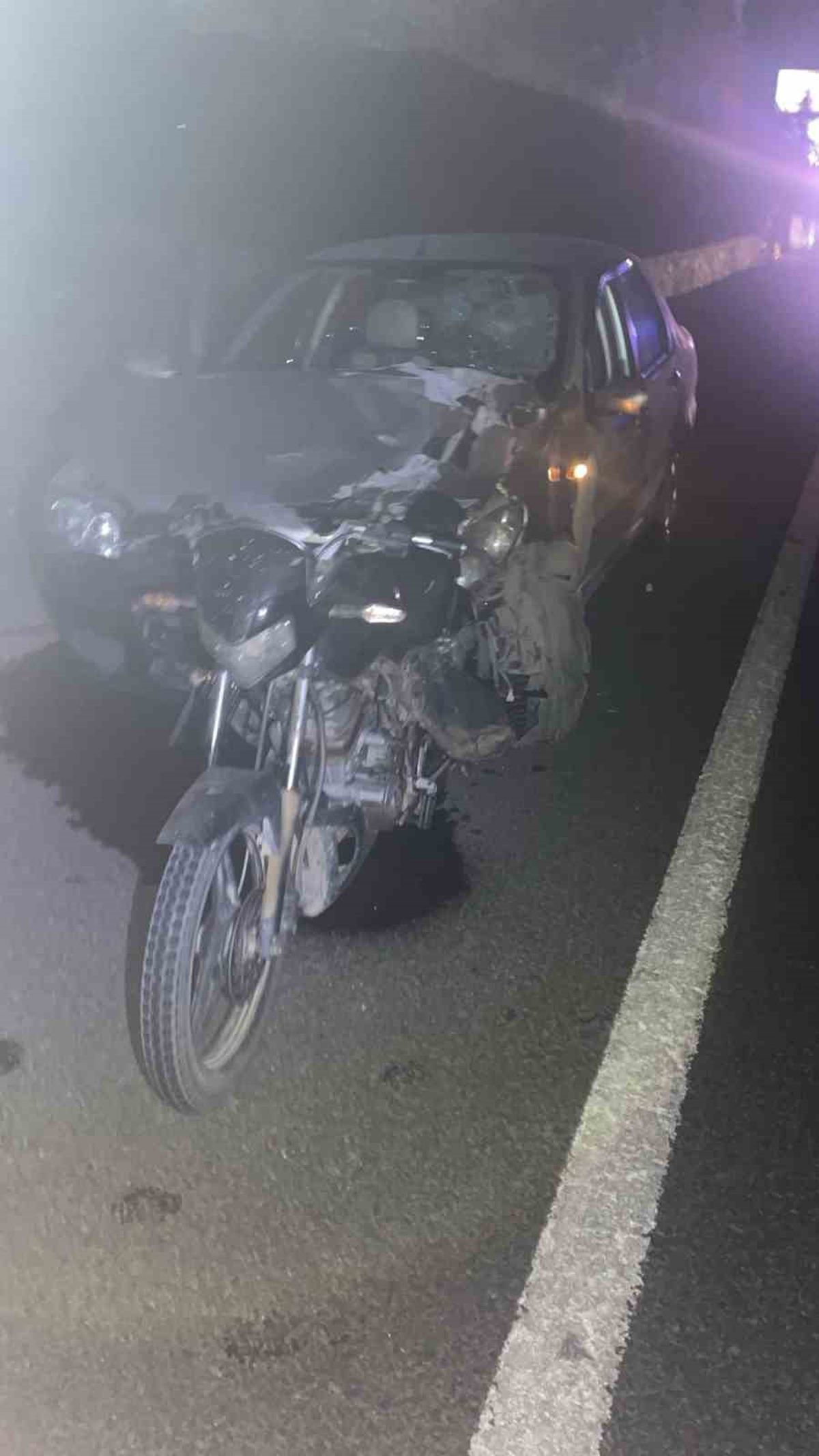 İpsala'da Zincirleme Kaza: Motosiklet Otomobile Saplandı, 3 Yaralı