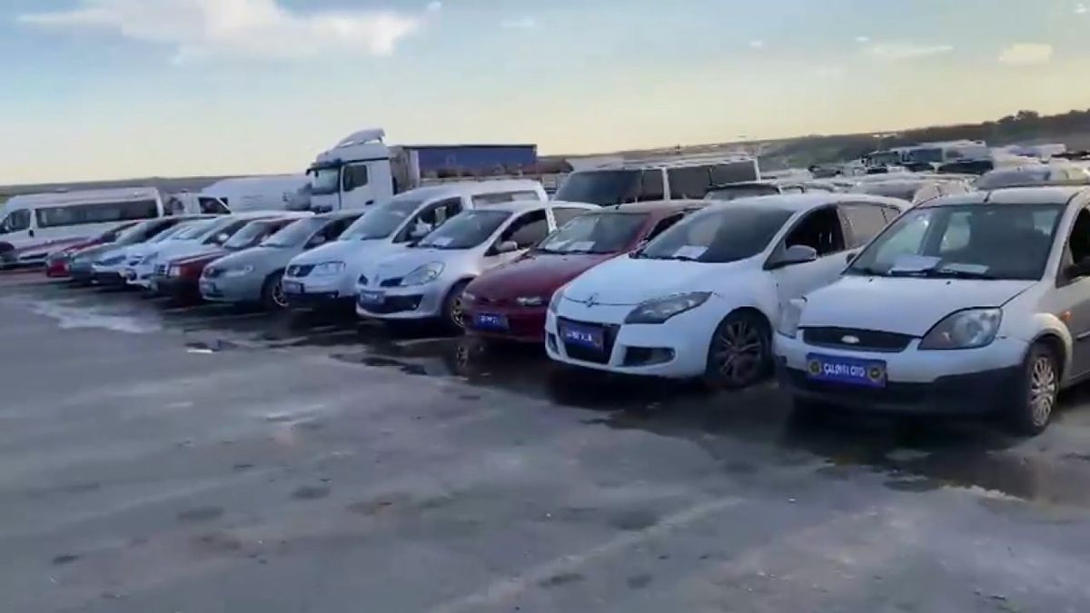 Ağır hasarlı araçları 'change' yapan 13 şüpheliye operasyon: 29 araç ele geçirildi