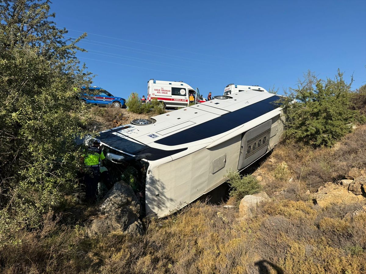 Menderes’te korkunç kaza: 2 ölü, 1 yaralı