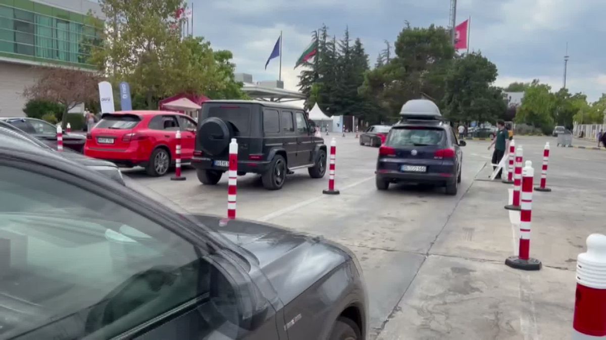 Gurbetçilerin Dönüş Yoğunluğu Kapıkule'de Rekor Kırdı