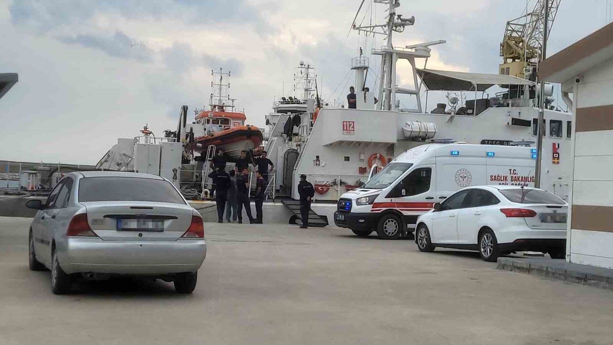 Kastamonu Açıklarında Yük Gemisi Batma Tehlikesi Geçirdi: 13 Mürettebat Kurtarıldı