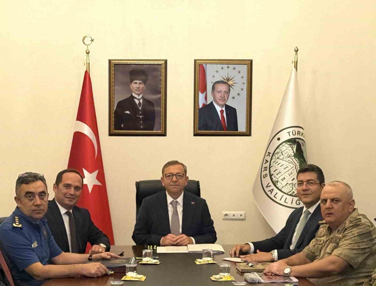 Kars'ta Güvenlik Toplantısı: Okul ve Sınır Güvenliği Masaya Yatırıldı