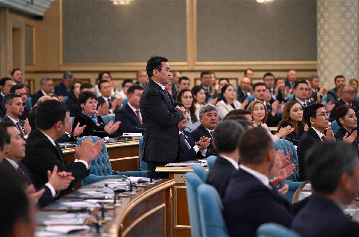 Kazakistan'da Kurultay Başkanı Aybek Dadebay Seçildi