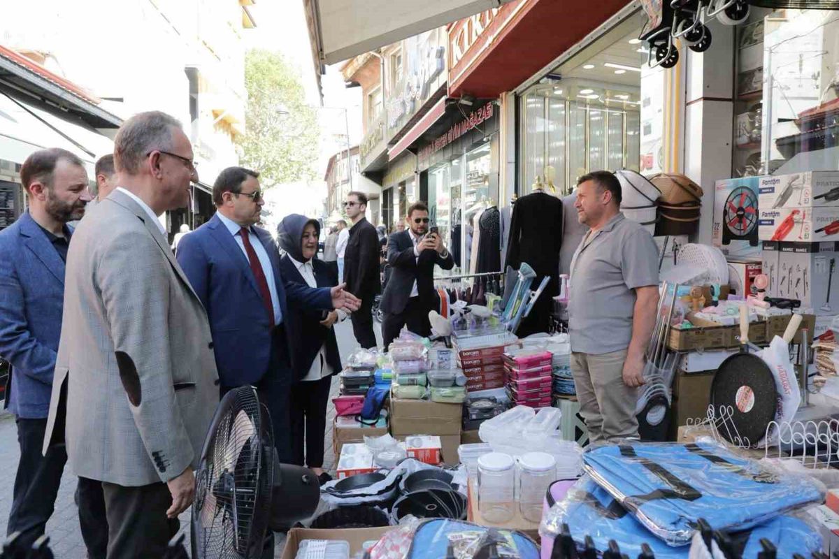Kütahya'da Saman Pazarı Sokak Sağlıklaştırma Projesi İçin İnceleme