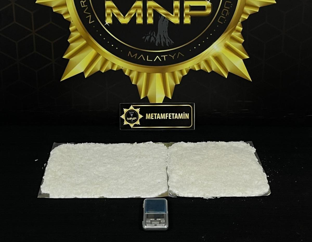 Malatya'da Uyuşturucu Operasyonu: 900 Gram Metamfetamin Ele Geçirildi