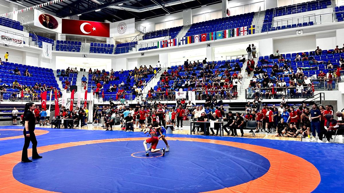 Malatya'da 15 Ülkeden 1200 Sporcunun Katılımıyla Uluslararası Güreş Turnuvası Başladı