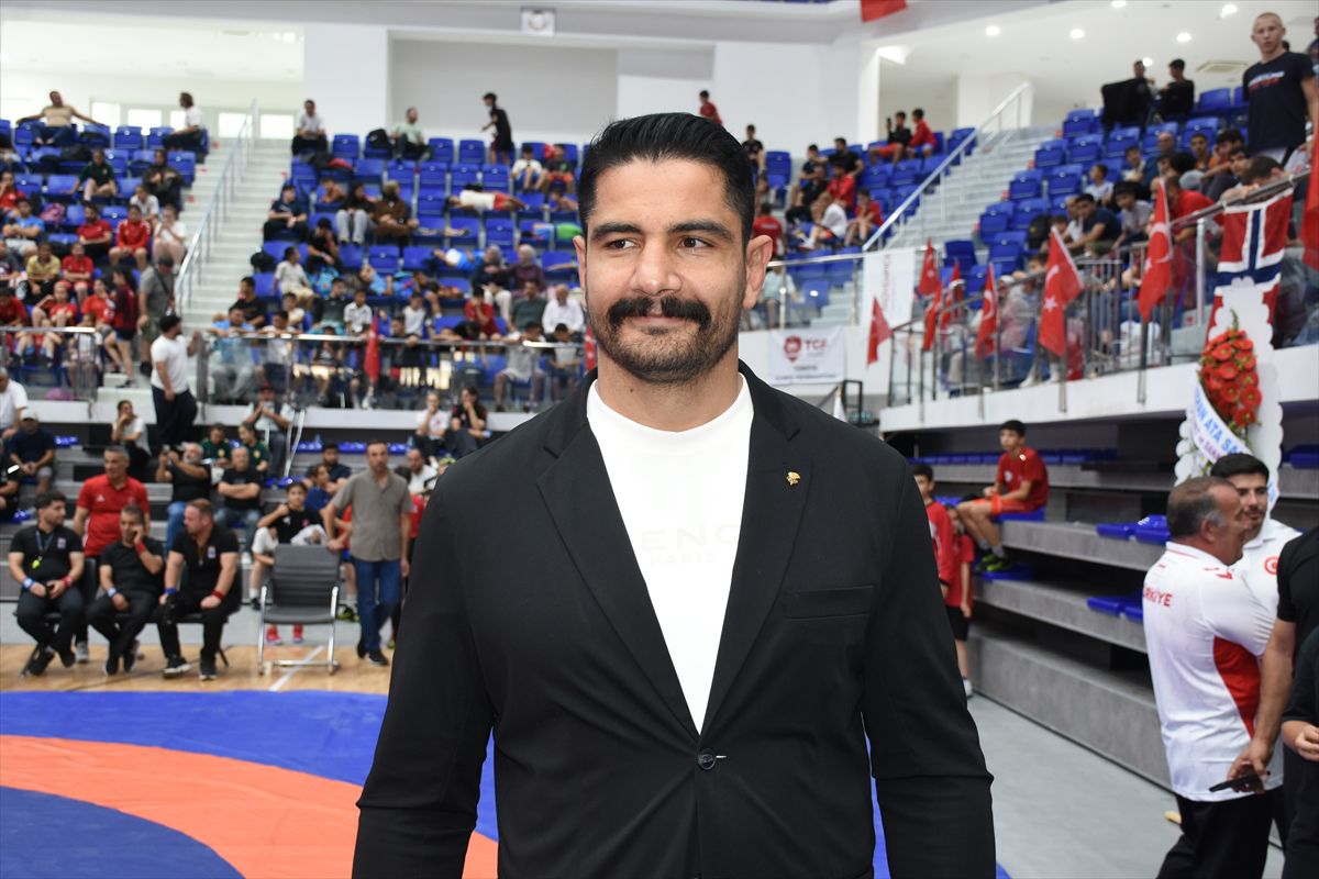 Malatya'da 15 Ülkeden 1200 Sporcuyla Güreş Turnuvası Başladı