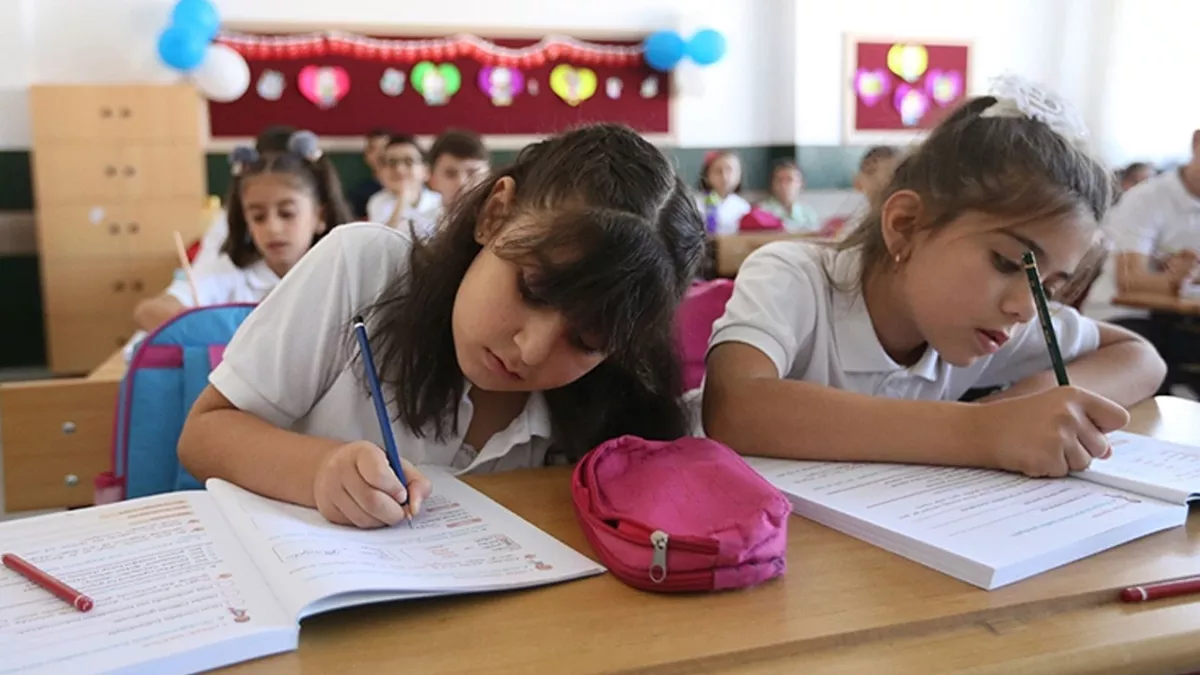 MEB'den okula yeni başlayan çocuklar için velilere izin