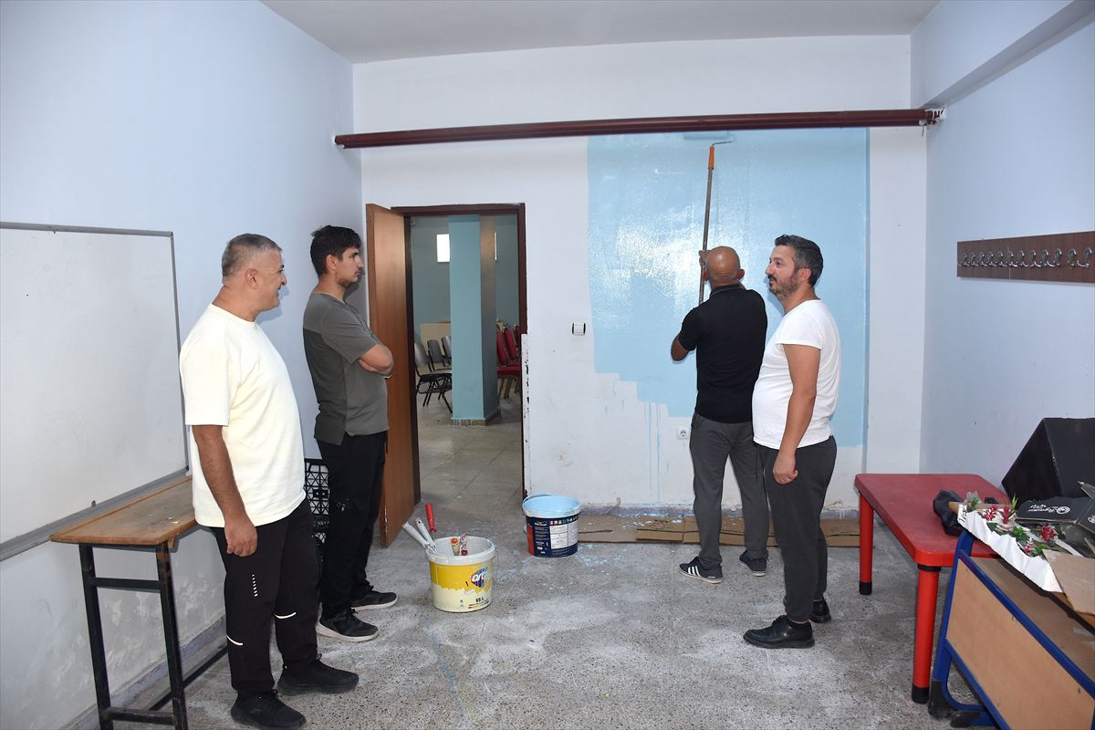 Van'da Gönüllü Elbirliğiyle Okul Yenilendi