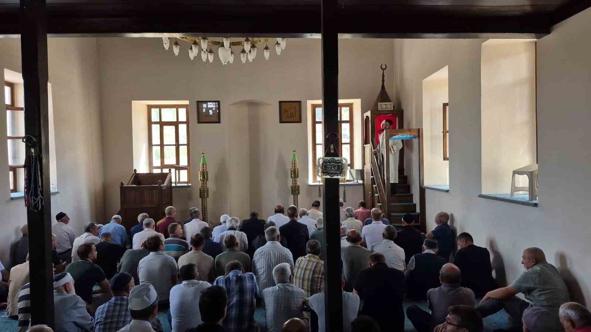 Eskişehir'de 33. Ertuğrulgazi Şurası, Osmanlı'nın ilk hutbesinin okunduğu Karacaşehir Camii'nde başladı