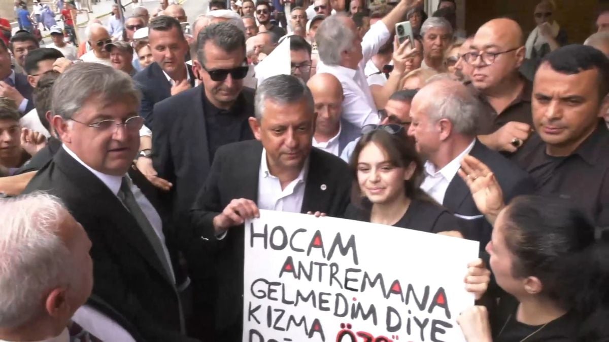 Özgür Özel: Emekli Maaşı 8 Çeyrek Altından 2'ye Düştü