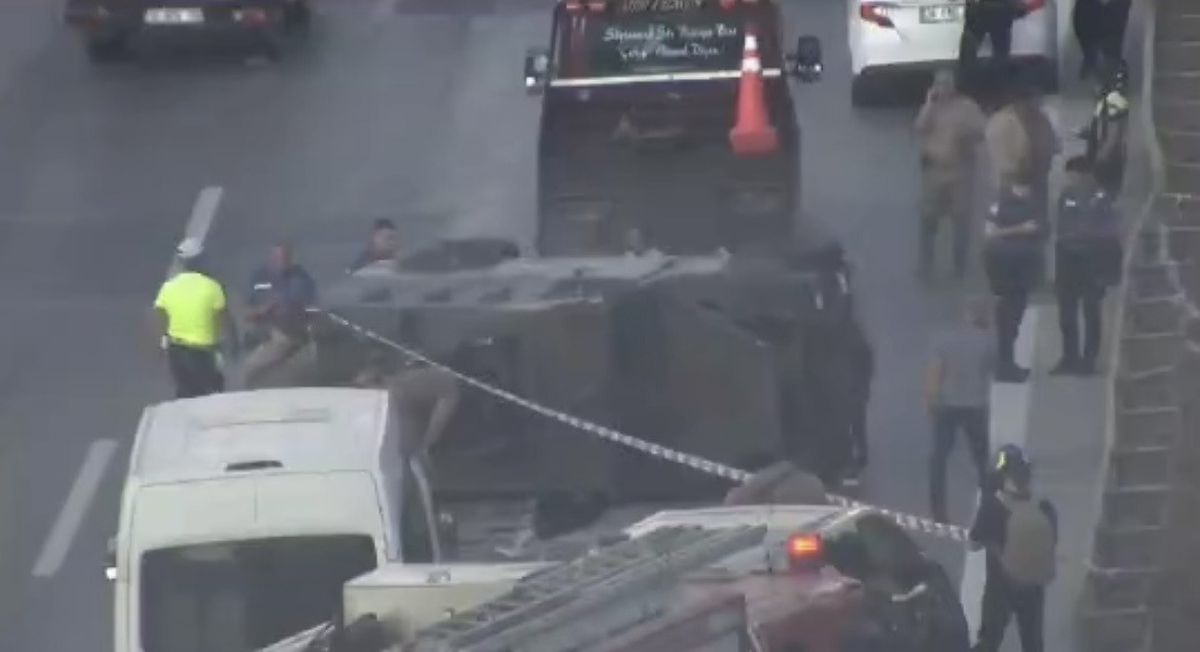 Kurtköy'de Zırhlı Polis Aracı Takla Attı: 3 Yaralı