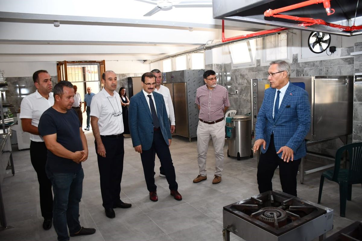 Salihli Kaymakamı Güldoğan'dan Okul Ziyareti
