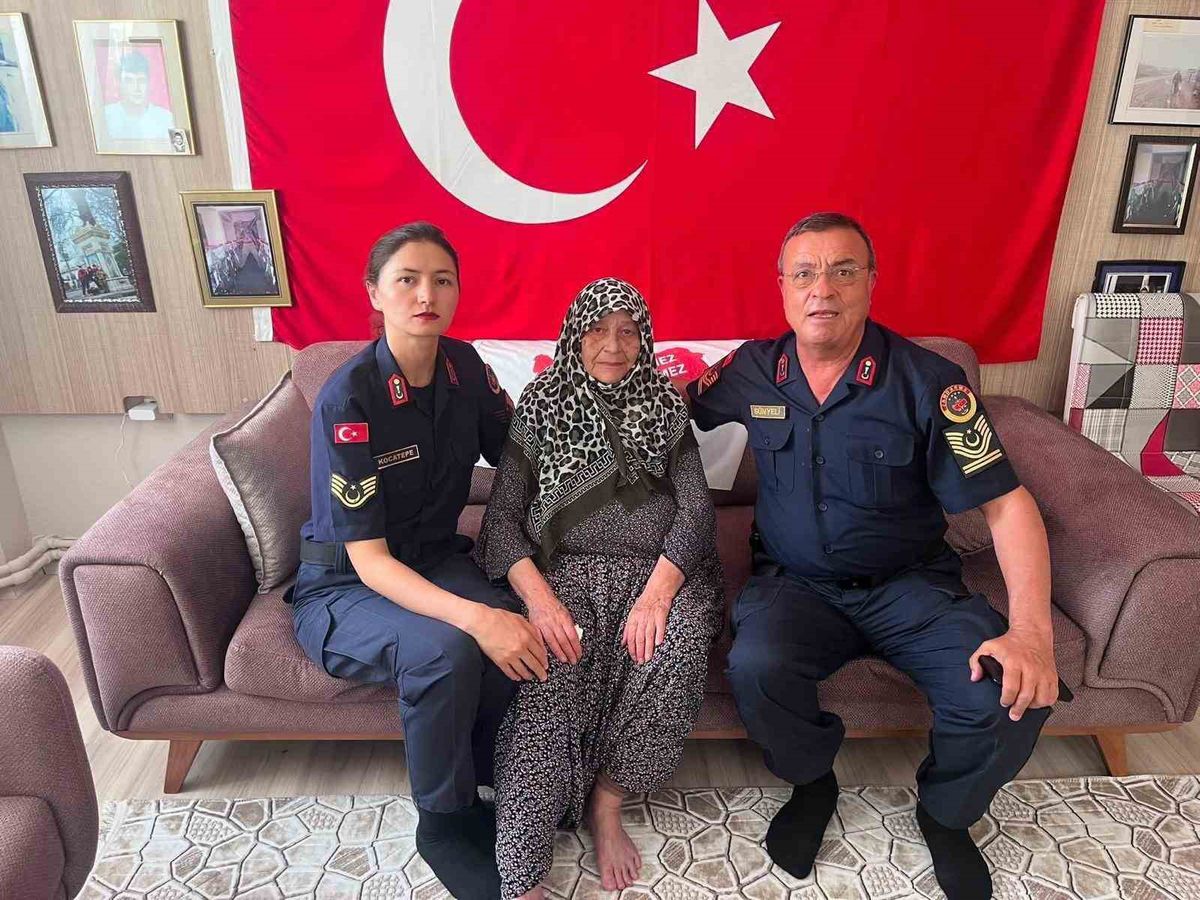 Jandarmadan Şehit Annelerine Ziyaret