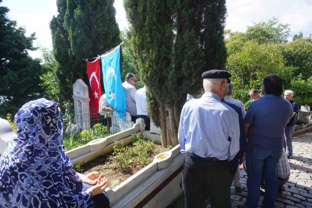 Servet Kabaklı kabri başında anıldı
