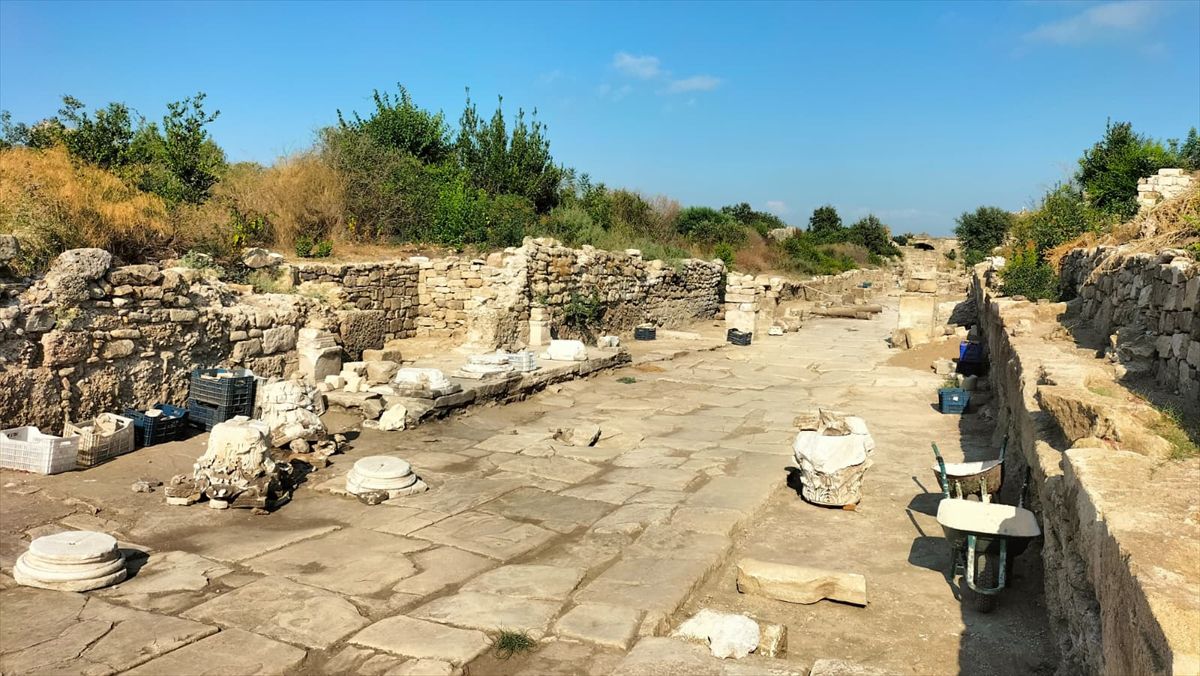 Side'de Herakles Kapısı Gün Yüzüne Çıkarıldı