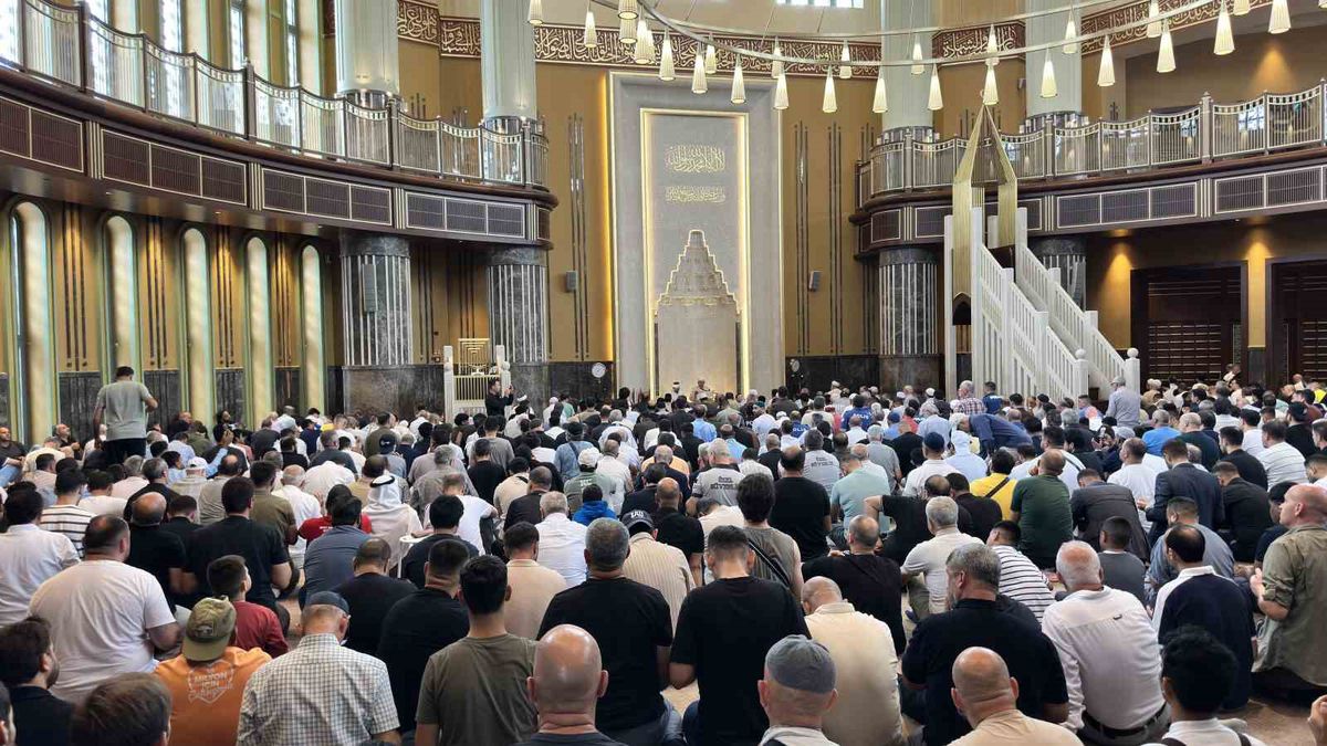 Taksim Camii'nde Şehitler için Mevlit